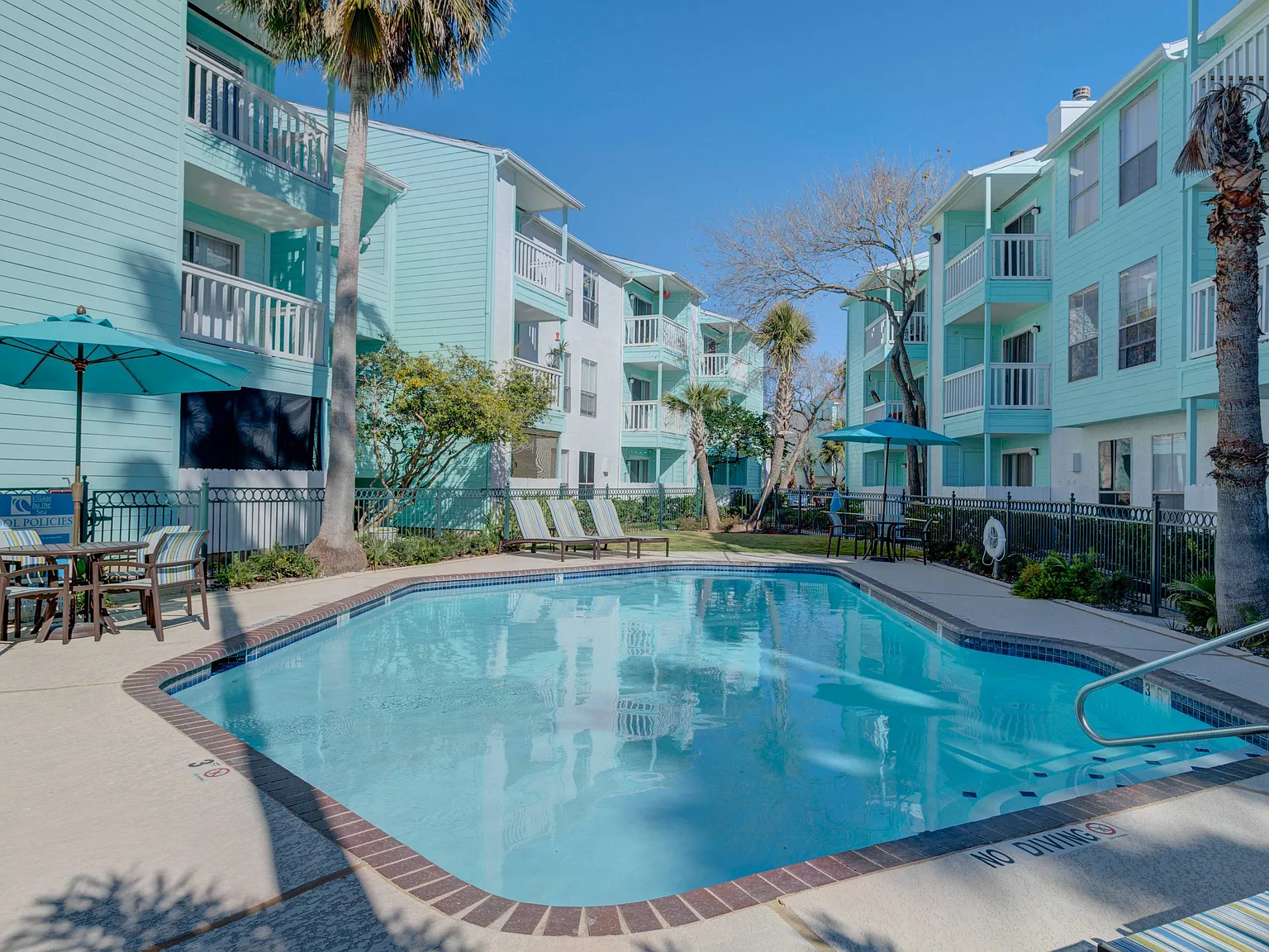 Village by the Sea — Photo 1