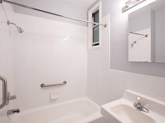 4th image of 543 Vallejo St #1B