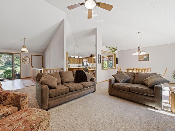 5th image of 650 Bridle Ridge Rd