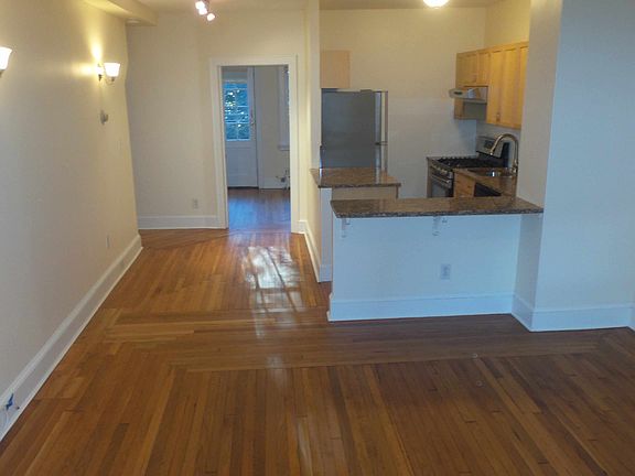 5th image of 382 Burns St #1ST