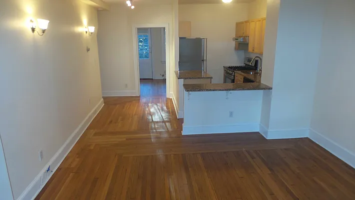 Rented by Metro Garden Realty NYC | media 4