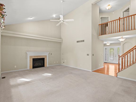 4th image of 10758 War Admiral Dr