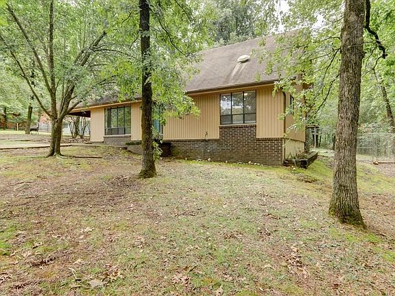 4th image of 156 Arlington Dr