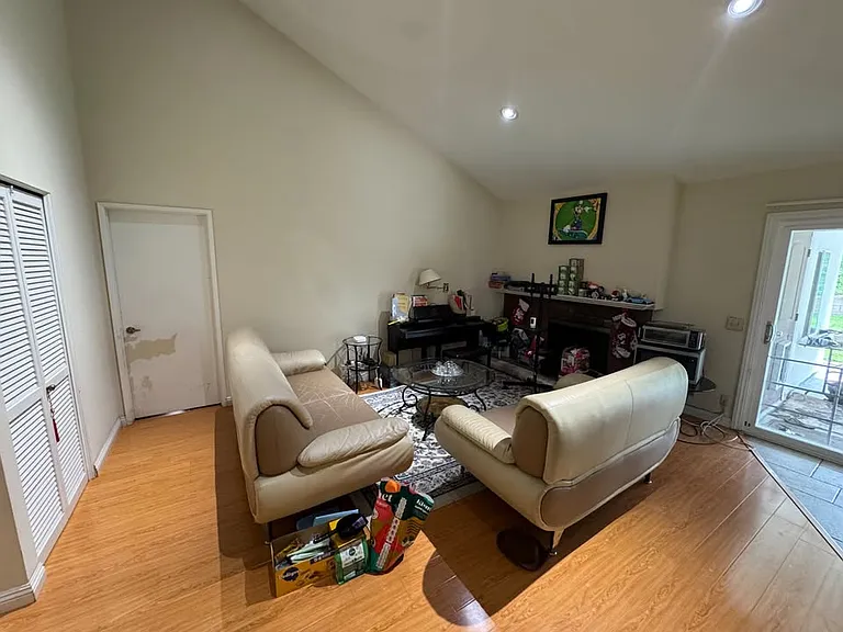 15616 New Hampton St — Photo 22