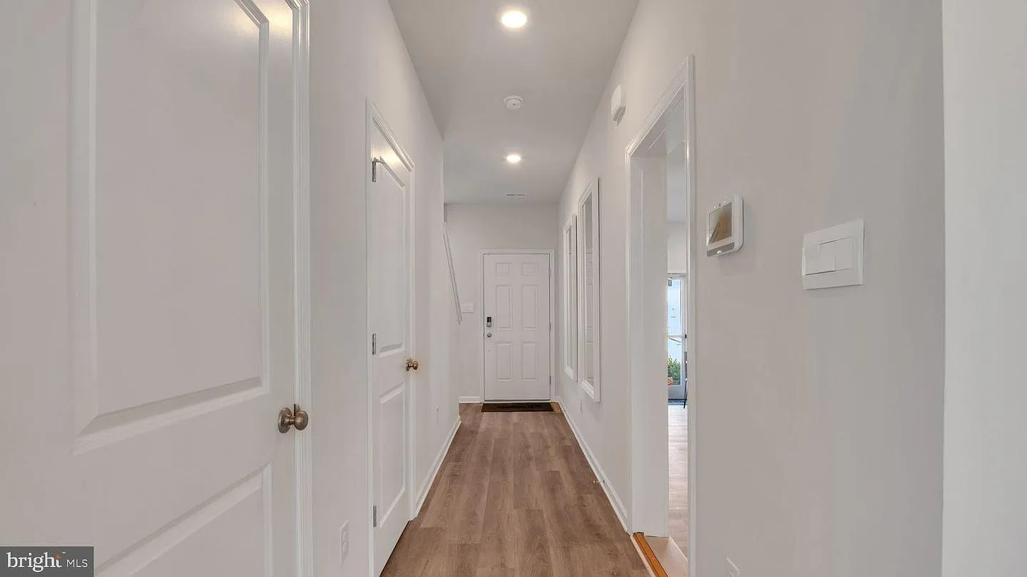 371 Mazzeo Dr — Photo 4