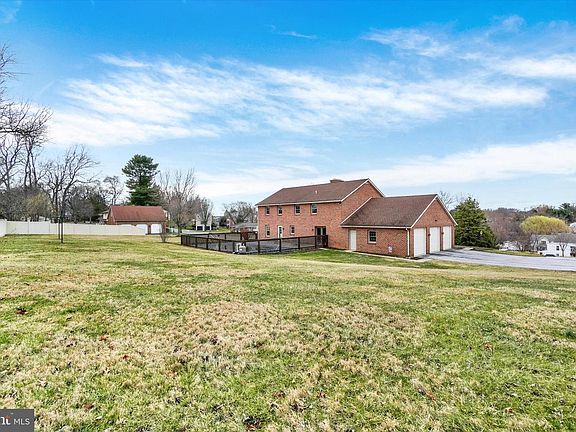 2nd image of 441 School Rd