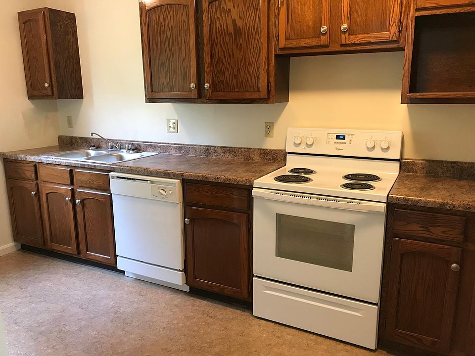 1st image of 126 Lexington Dr