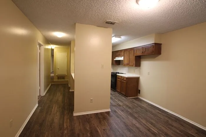 4508 Edinburgh Dr — Photo 11