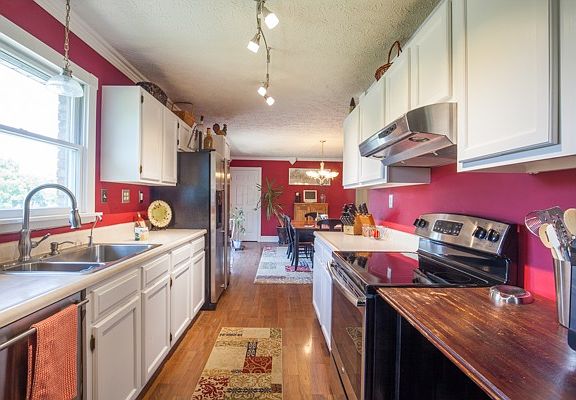 3rd image of 12241 Hudson Ln