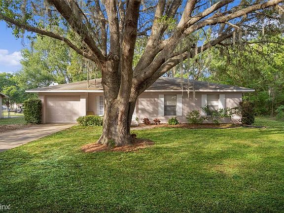 3rd image of 1049 Birch Blvd