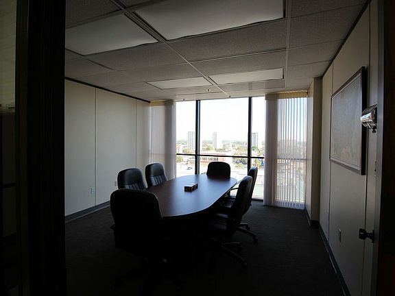 5th image of 233 E Bay St #1