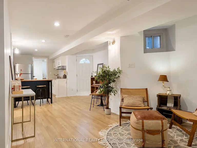 319 Markham St — Photo 3
