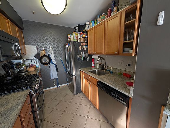 5th image of 3902 14th St NW APT 621