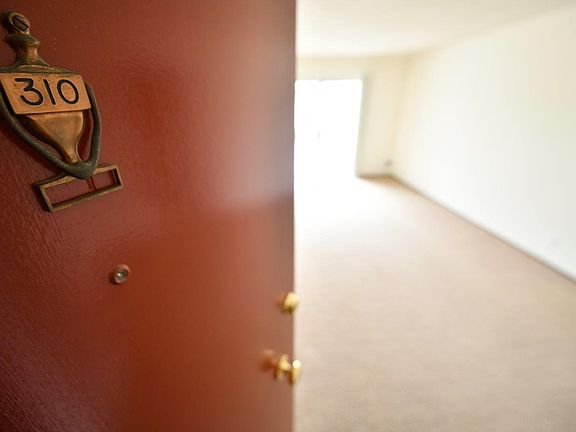 3rd image of 2725 Haste St #5d87933f5