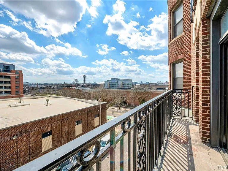 2900 E Jefferson Ave #D201 — Photo 21