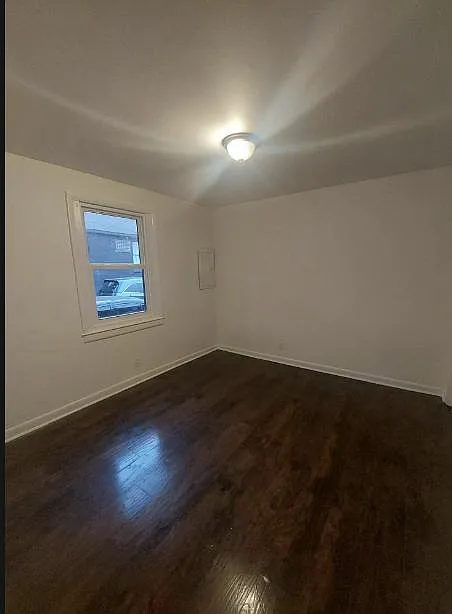 2 bed, 700 sqft, $1,275 — Photo 2
