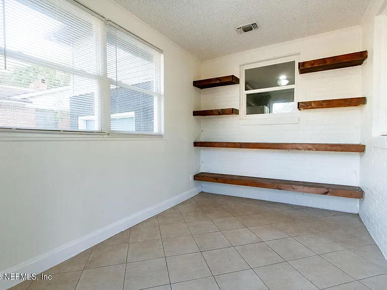 5072 French St — Photo 17
