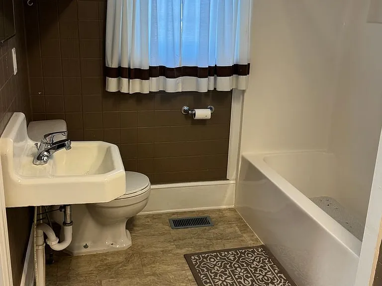 4926 Brothers Rd — Photo 5