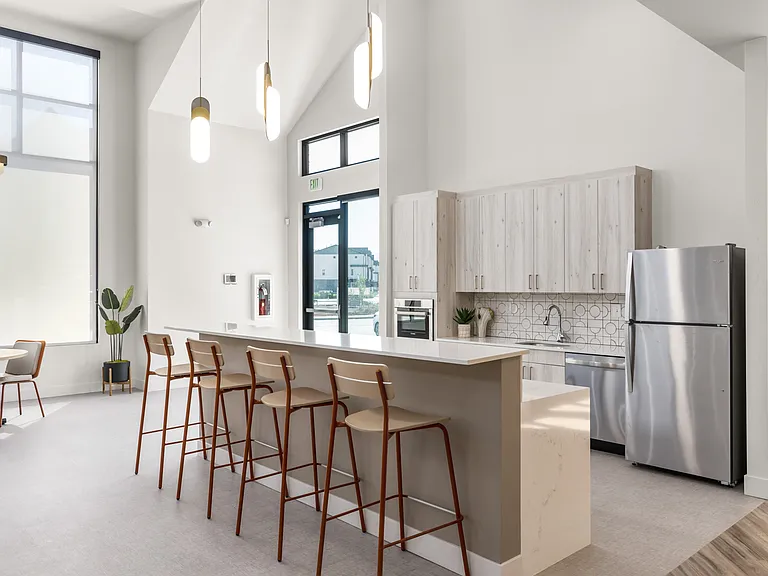 The Kelton Apartments — Photo 32