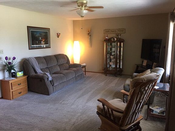 3rd image of 706 Sweetwood Dr