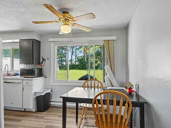 5th image of 8976 8976/8978 Delwood Dr