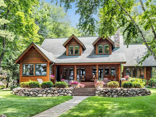 N1523 Spring Glen Ct, Keshena, WI 54135