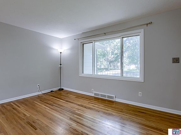 3rd image of 6727 Orchard St