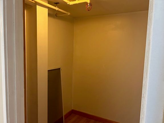 3rd image of 1718 Mecklenburg Rd #11