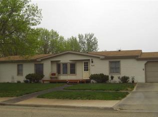 820 Manchester Dr, Pierre, SD 57501
