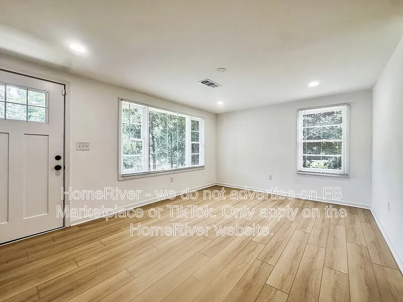 4 bed, 2.0 bath, 1000 sqft, $1,750 — Photo 4