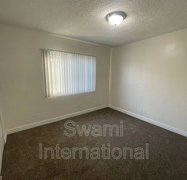 10970 S Figueroa St #7 — Photo 15