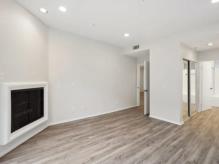 4532 Murietta Ave — Photo 25
