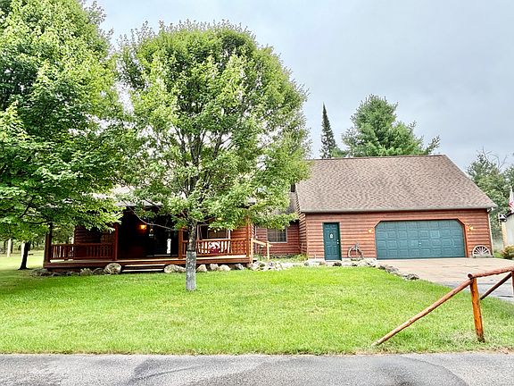 4th image of 3140 NE Trail Rd