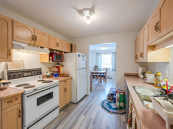 4th image of 872 Fairview Rd #103