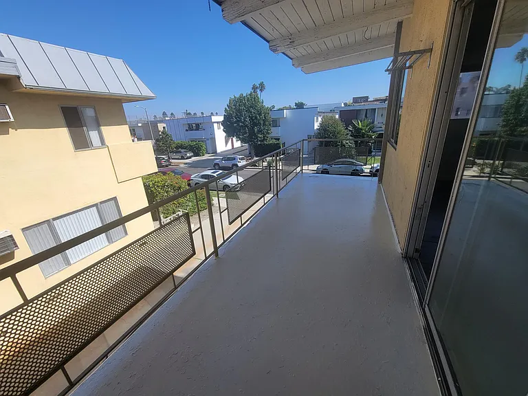 3115 S Canfield Ave #6 — Photo 4