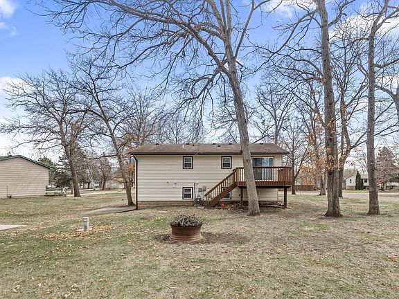 3rd image of 16809 Jenkins Cir NE