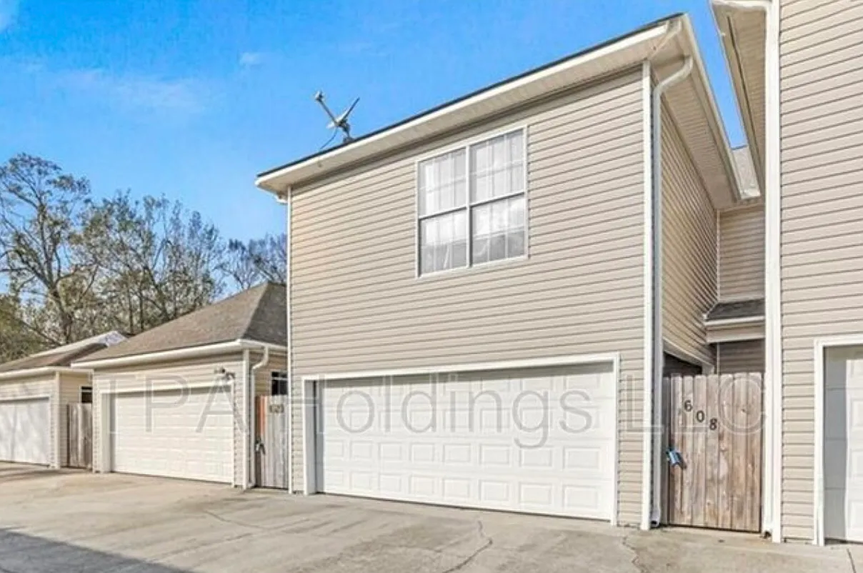 3 bed, 1655 sqft, $1,850 — Photo 2