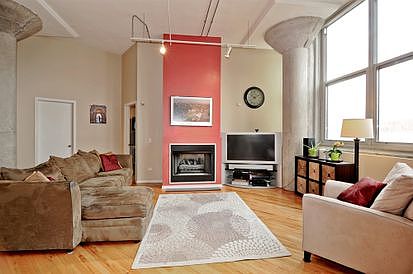 3rd image of 1801 W Larchmont Ave APT 401