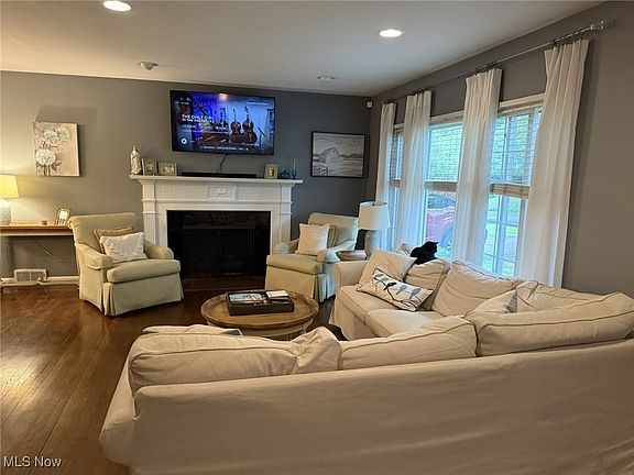 2nd image of 64 Waldorf Dr
