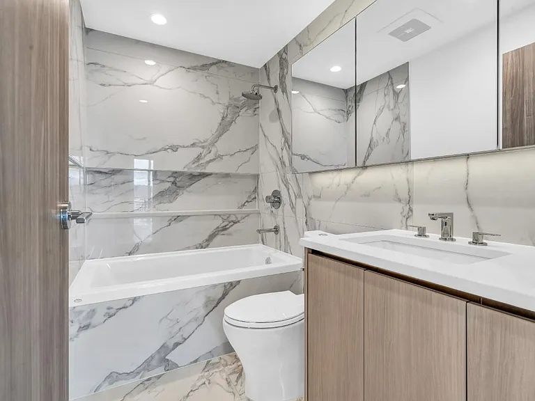 4880 Lougheed Hwy #1507 — Photo 13