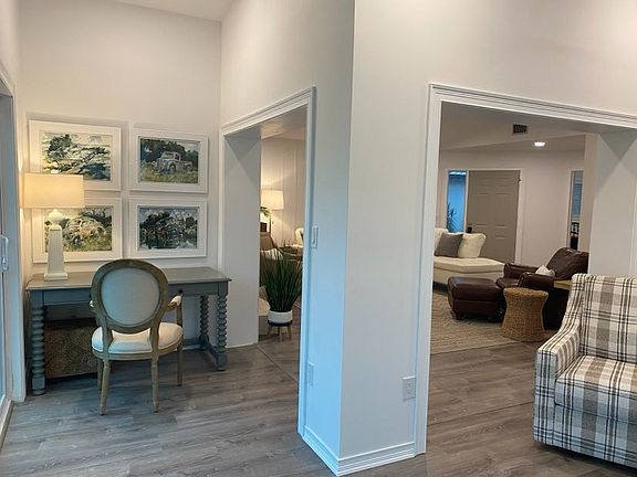 4th image of 81 Club House Dr