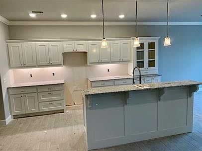 3rd image of 2250 N Inglewood St #14789783