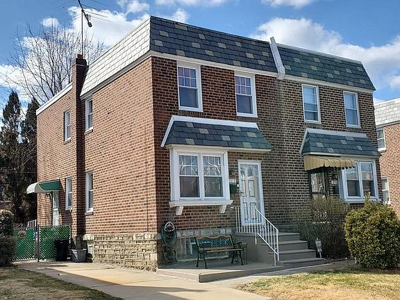 3rd image of 1858 Glendale Ave
