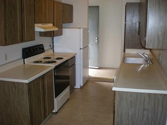 3rd image of 675 Vinemaple Ave APT 2