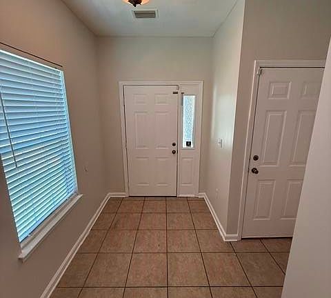 2nd image of 1325 Stone Rd APT 204