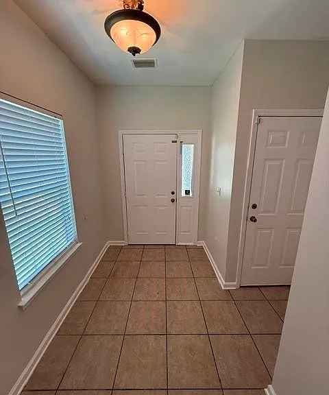 1325 Stone Rd #204 — Photo 2
