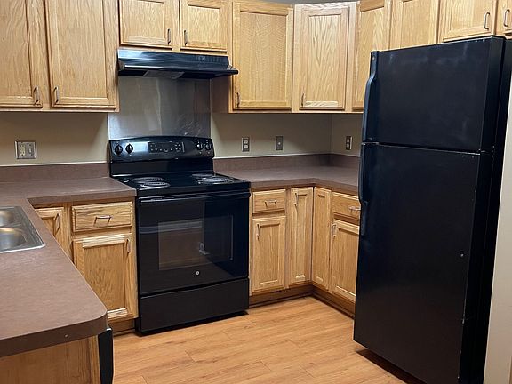 3rd image of 1583 Fort St #209