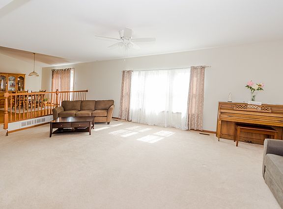 4th image of 2914 Twin Falls Dr
