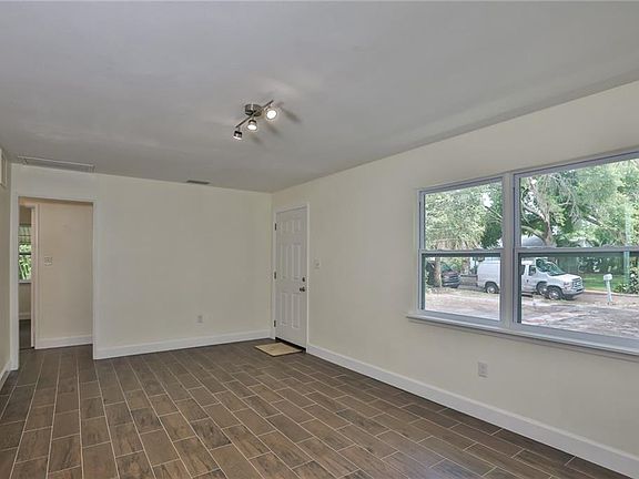 5th image of 6338 10th Ave S