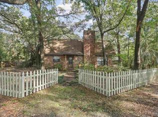 5642 Woodridge Dr, Milton, FL 32570